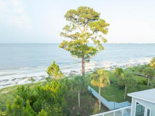 Coastal Bliss on Coffin Point - Beachfront Retreat - 6