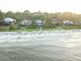 Coastal Bliss on Coffin Point - Beachfront Retreat - 3