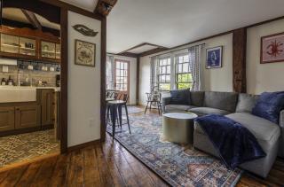 The Perch featuring Elevated Harbor Views in Rockport - Rockport - 0