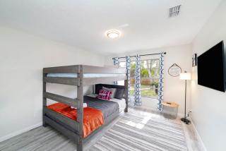 3BR Charming Home with Yard Paradise and Fun Games - 5
