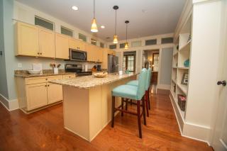Newly Listed - Spacious Condo with Private Balcony - Beaufort - 9
