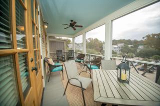 Newly Listed - Spacious Condo with Private Balcony - 8