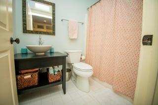 Newly Listed - Spacious Condo with Private Balcony - Beaufort - 2