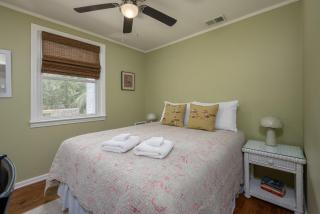 Cozy 3-Bedroom Retreat in Charming Beaufort, SC - 6