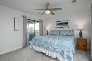 Coastal Villa Retreat on Harbor Island - 2BR-2BA - Sleeps 6 - 7