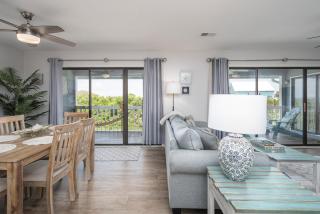 Coastal Villa Retreat on Harbor Island - 2BR-2BA - Sleeps 6 - 2