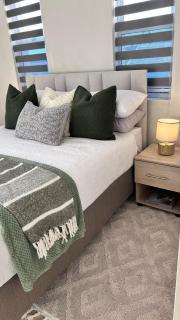 Luxury Lakeview Retreat - Pretoria - 4