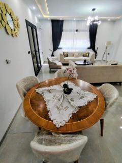 Charming and modern 3-Bedroom Apartment - 7