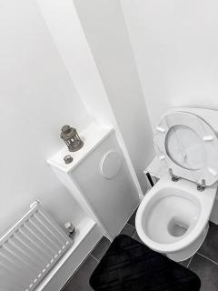3BR with Ensuite & Downstairs WC - 2