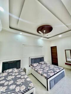 ZenRoofs - Pool Farm House - 5