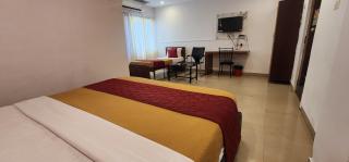 HOTEL SASHI GRANd - 3