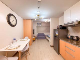 Studio in Makati with Swimming Pool and Gym - Manila - 6