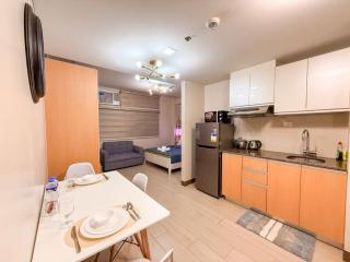 Studio in Makati with Swimming Pool and Gym - Manila - 4