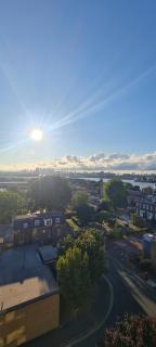 Room in shared family apartment in London SE18 - 1