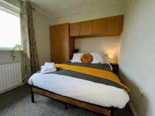 Spacious Town Centre Apartment - Barnsley - 7