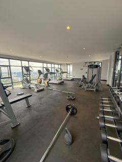 Smart Home Stays, Luxe Serviced Studio at Escada Westlands, Pool, Gym, Fast Wi-Fi and Rooftop Views - Nairobi - 3