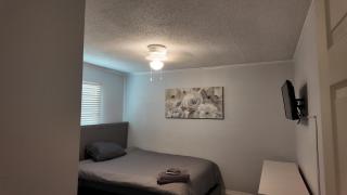 Beautiful 2BD Apt Jamesway in West End Area! - 1