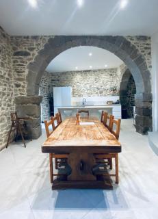 Le Bastion, 15 guests, 5 suites, 5 baths, AC - 6