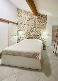 Le Bastion, 15 guests, 5 suites, 5 baths, AC - 3
