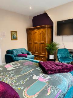 Super King, Close to Beach, Shops, Train, Shared Bathroom - St. Leonards - 2