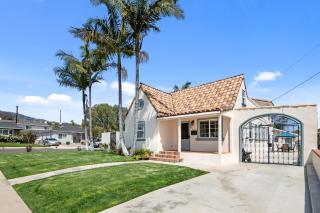 Cheerful 6-Bedroom Villa with Hot-tub - 5