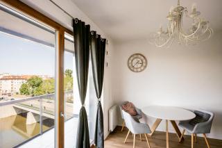 By The River Apartment - 2min to Market Square - Breslau - 8