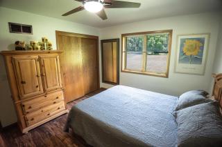 Whispering Woods Estate - Relax, Recharge, Connect - 12 wooded acres, 3 Bedrooms, 3 Baths, sleeps 10 - 6