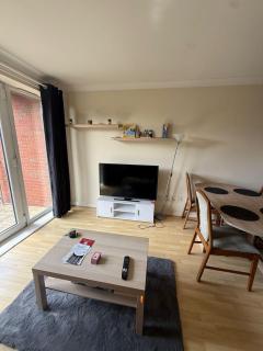 2 Bedroom by JL Airport & Retail - 9
