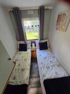 Unique Caravan with Outdoor Space - Ballantrae - 1