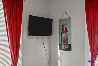 Coca Cola Cottage - Stay & Play Near Purina Farms - Dog Friendly - Pacific - 1