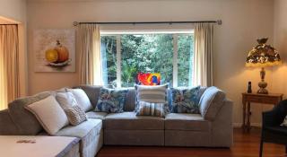 Serene Whangarei lifestyle luxurious modern home with trees and Garden Views - 7