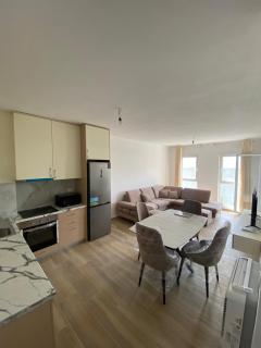 Apartment close to the Airport & handy for center - 6