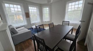 The Hilltop Flat near to central - 2