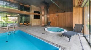 Omega Lake Prestige # 5 Private Pool & Jacuzzi & Sauna & Gym & Lake Access - 4