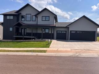 Spearfish spacious home, exit 17, 10 miles to Sturgis Deadwood Spearfish - Spearfish - 0
