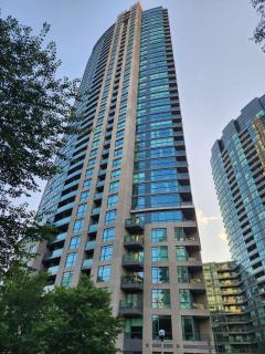 Downtown Toronto Cozy Suite - 9