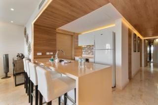 Beachfront Penthouse with Jacuzzi & Beach club - 4