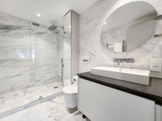 Stylish Mouille Point-2 Bedroom - 4