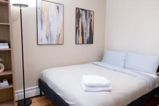 Sunlit 2BR Central Park North elevator & laundry - 3
