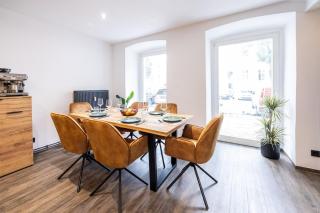 Charming downtown ground floor apartment - 8