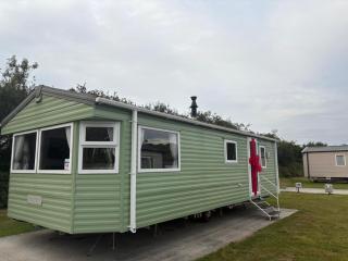 Lovely Caravan With Decking At Newquay Holiday Park, Cornwall, Ref 93008H - Newquay - 0