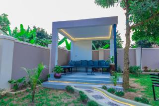 Jannele Suites Hotel - Mukono - 1