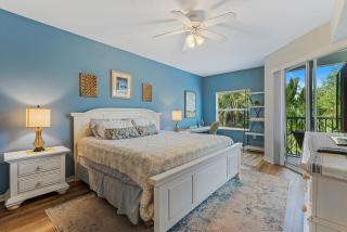 OW16-205 Spacious Condo with Screened Balcony, Walk to Beach, Pools, Hot Tubs, and More - New Smyrna Beach - 8