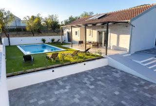 Tranquil Holiday home Nena with swimming pool - 7