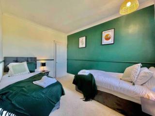 Contractors, Long stay,WI-Fl, Garden, parking - 1