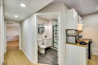 1 Mi to Puget Sound Shores Modern Des Moines Apt! - Des Moines - 2