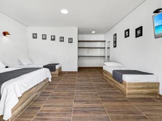 Sítio com Churrasqueira, Piscina, Lago e Natureza - 7