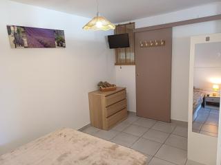 T2 cosy Pierrefeu du var - 4