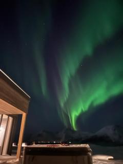 Artic Lyngvær Luggombu Lodge with jacuzzi - 9