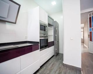 Charmung 3-bedrooms apartment with view - Prague - 9